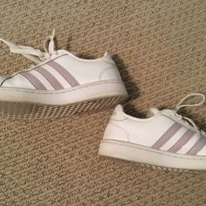 Adidas Sneaker Size 5 1/2